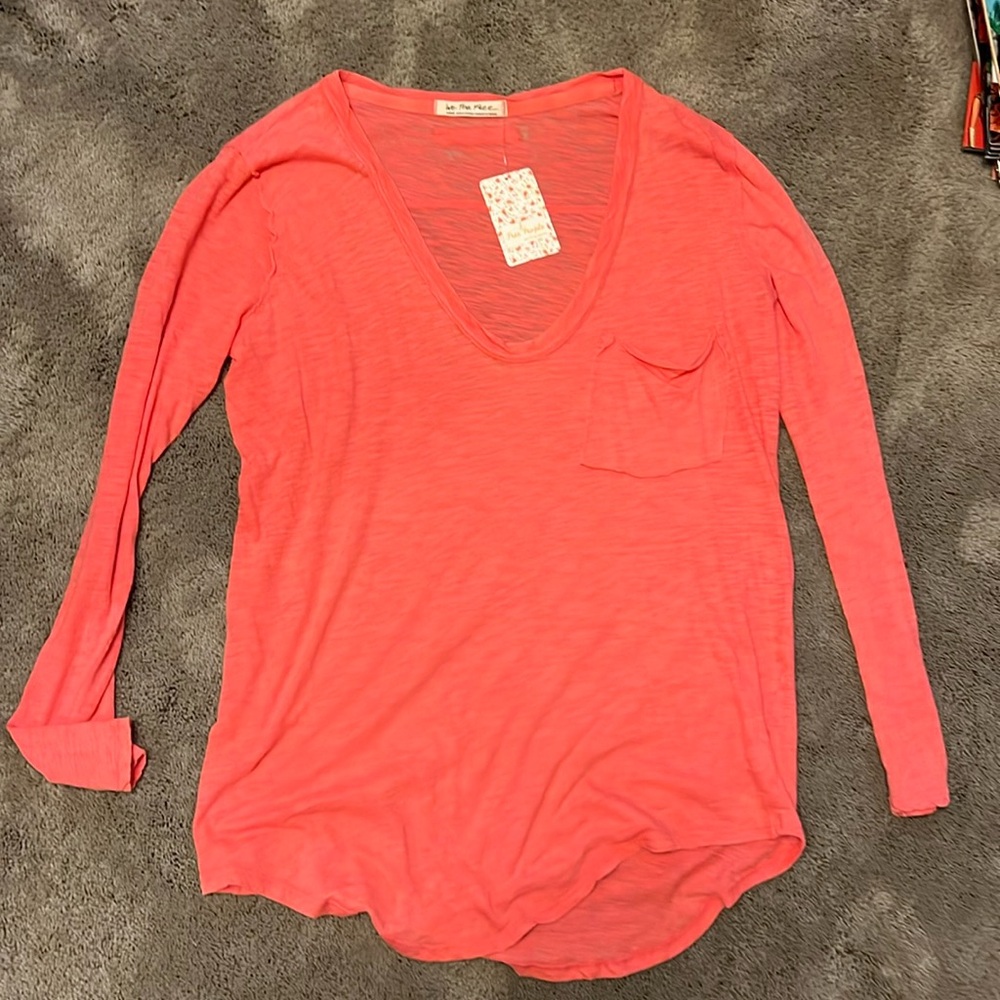 Free People long sleeve lightweight top Women’s Size L NWT